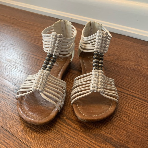 NWOT WHITE SANDALS - Picture 2 of 5